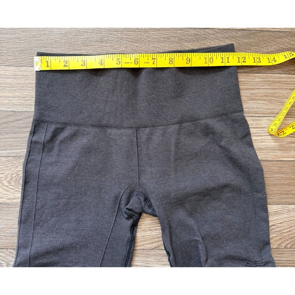 Lululemon Ebb To Street Capri Leggings Size 4 Dark Grey Ruched Seamless - Picture 7 of 7